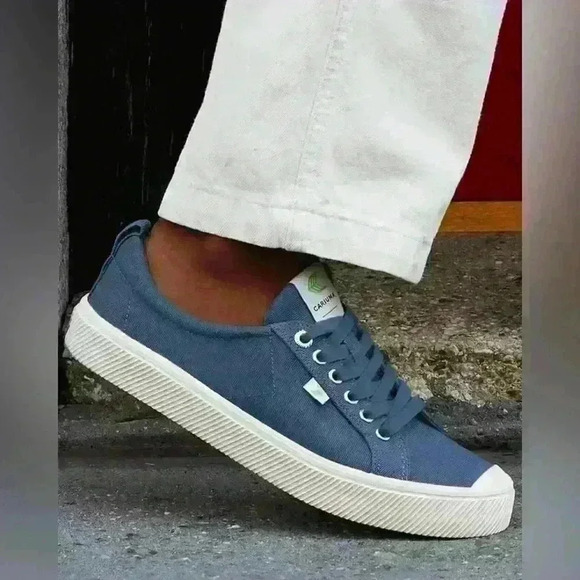 NEW! CARIUMA Shadow Blue Canvas
OCA LOW Woman 9.5 or Men 8 Extra Insole included - Picture 4 of 4